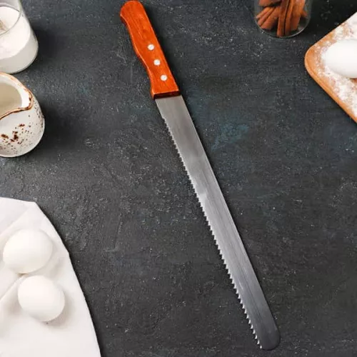 Нож с широкими зубчиками, 30см